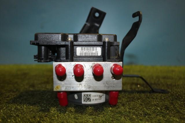 【中古】中古部品 フリード GB3 ABSアクチュエーター 【3330950100-000042080642500】