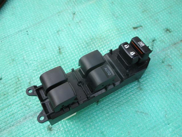 【中古】中古部品 アクア NHP10 パワーウインドウスイッチ 【3310190100-000233027561900】