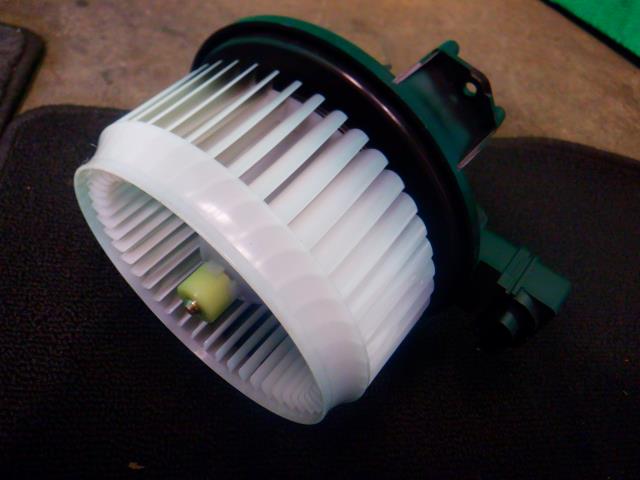 【中古】中古部品 フィット GP5 ヒーターブロアモーター 【3340140100-00002406516...
