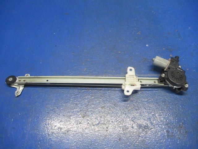 【中古】中古部品 NV100クリッパー DR17V 右フロントドアレギュレータ・モーター 【3310270100-000014087313120】