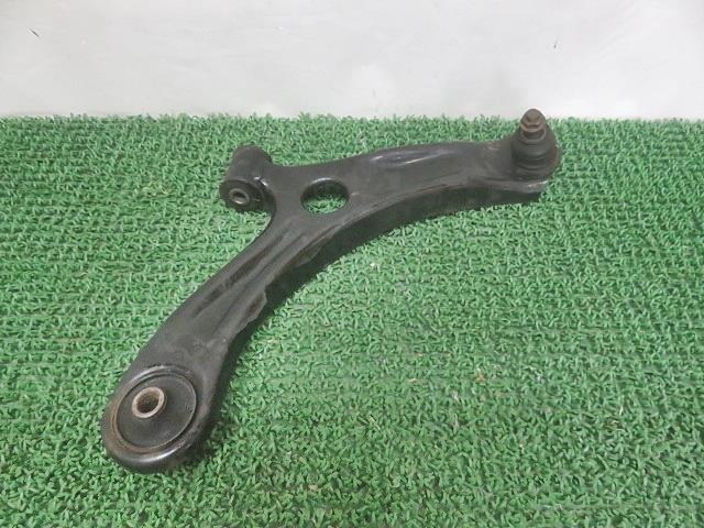 【中古】中古部品 ワゴンR MH23S 右フロントロアアーム 【3330380100-000036009351720】
