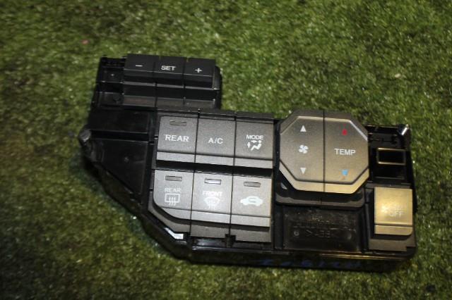 【中古】中古部品 ステップワゴン RK1 A/Cスイッチパネル 【3330950100-000042150260900】