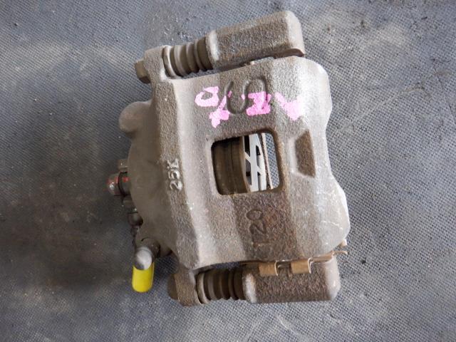 【中古】中古部品 AZワゴン MJ23S 右フロントキャリパー 【3340140100-000024070144330】