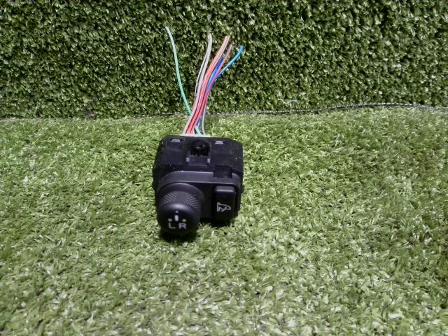 【中古】中古部品 アリオン ZZT240 ドアミラースイッチ 【3260300000-240327004061850】