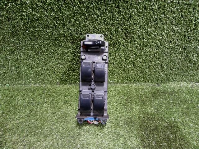 メーカー ホンダ 車名 オデッセイ 型式類別 グレード アブソルート 認定型式 LA-RA6 車両タイプ ステーションワゴン 年式 H14/10 シフト 4DT 駆動 通称型式 RA6 エンジン型式 F23A ミッション型式 アクスル型式 車体色 車体色No トリム色No 走行距離(Km) メーカー純正品番 部品メーカー品番 保証 1ヶ月/1000km 付加情報 オート,ウインドロック 商品情報 ※純正番号およびモデル番号は参考としてください。※リビルト部品を購入される際のお願い【再生部品】と表示されているものをリビルト部品と呼んでいます。リビルト部品の場合には、交換時に取り外した部品をご返却していただく場合があります。詳しくはこちら※大物商品(ドア・ボンネット・バンパー等)は個人宅への配送ができない場合がございます。その場合、最寄りの配送業者支店止め等の対応となりますので、あらかじめご了承ください。 ページ上部へ【中古】中古部品 オデッセイ RA6 パワーウインドウスイッチ 【3260300000-240327004561900】