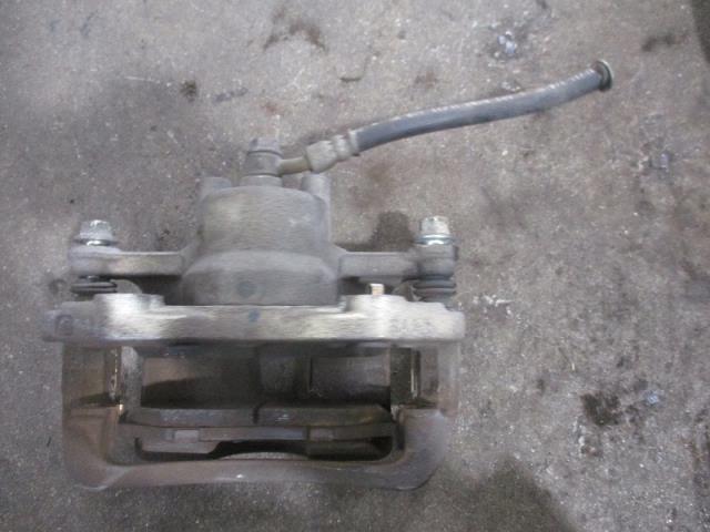 【中古】中古部品 ノート E11 右フロントキャリパー 【3500080000-231017000244330】