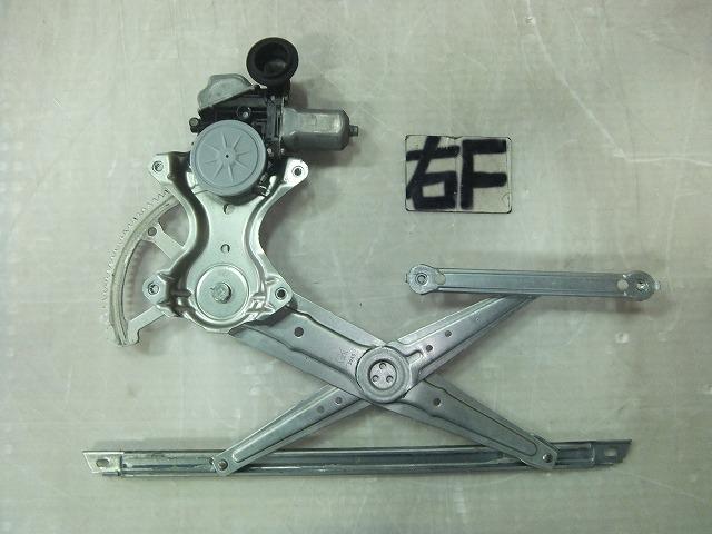 【中古】中古部品 アクア NHP10 右フロントドアレギュレータ・モーター 【3310050100-221206000113120】