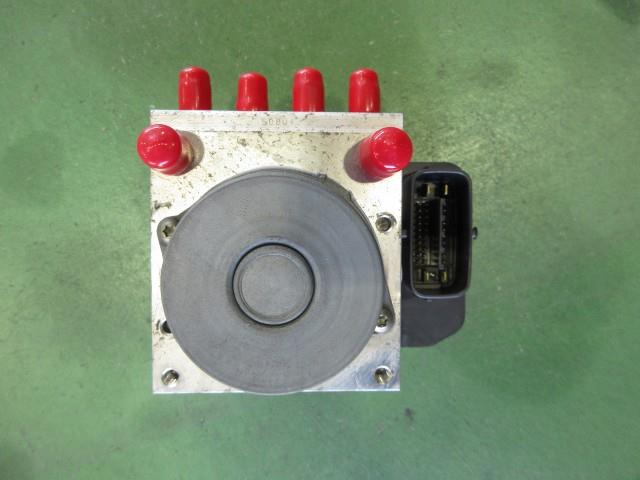【中古】中古部品 ムーヴ LA100S ABSアクチュエーター 【3310590000-000007432942500】