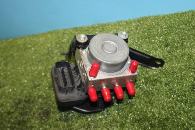 【中古】中古部品 ソリオ MA15S ABSアクチュエーター 【3330950100-000034040442500】