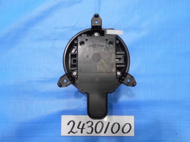 【中古】中古部品 ヴォクシー ZRR80W ヒーターブロアモーター 【3310040100-000243010067900】