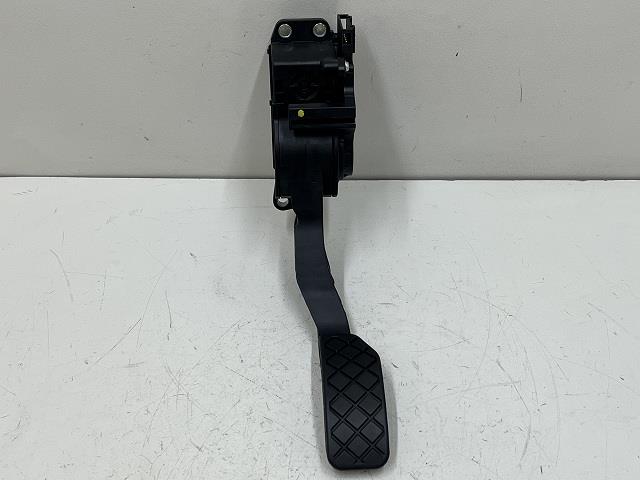 【中古】中古部品 VW ポロ 6RCBZ ペダル 【3310070100-0000Y0753377500】