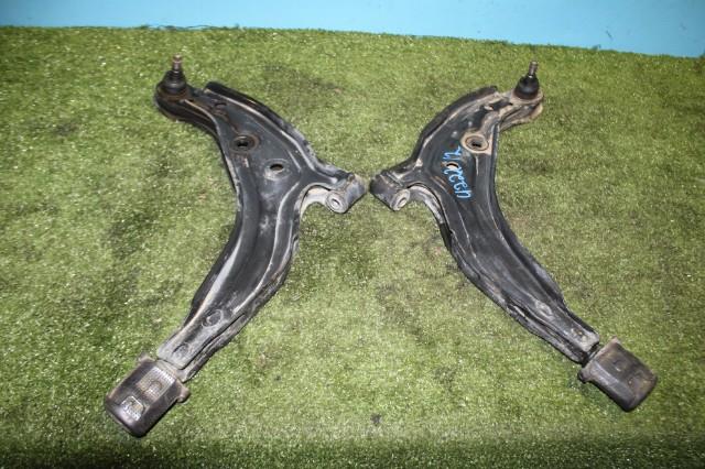 【中古】中古部品 キューブ Z10 左フロントロアアーム 【3330950100-000042221251740】