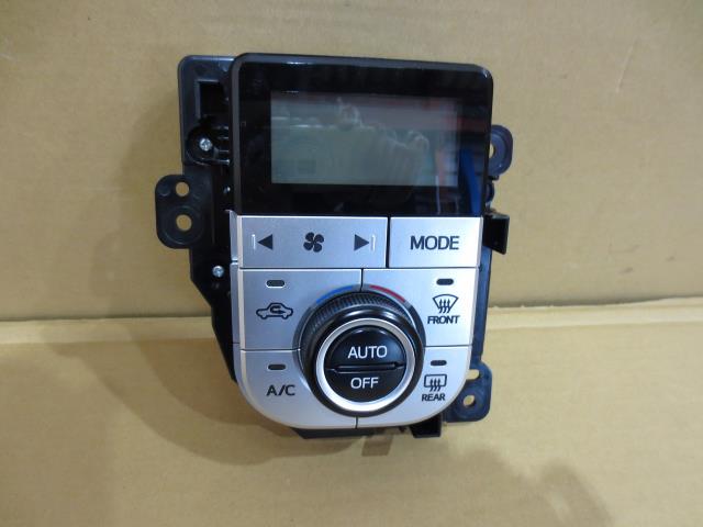 【中古】中古部品 パッソ M700A A/Cスイッチパネル 【3330460100-000001574360900】