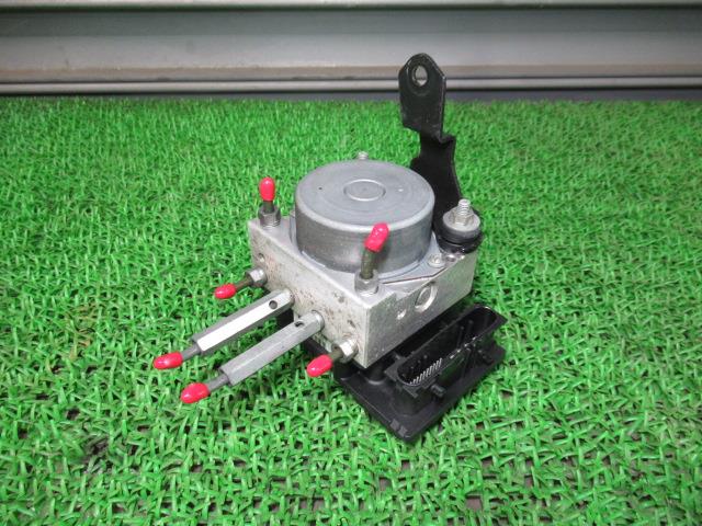【中古】中古部品 ミラココア L685S ABSアクチュエーター 【3330540100-231114000442500】