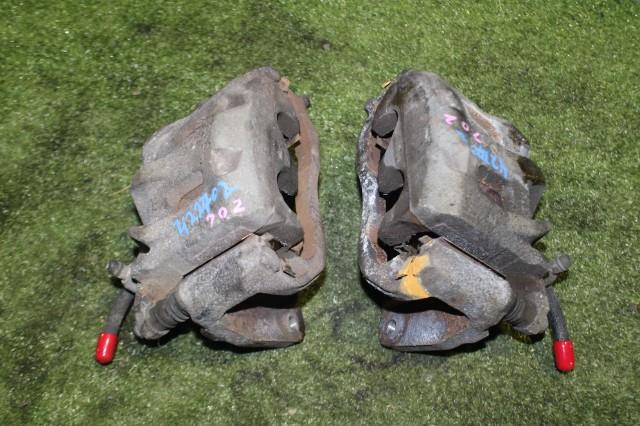 【中古】中古部品 レガシィ BP5 左フロントキャリパー 【3330950100-000042270244360】