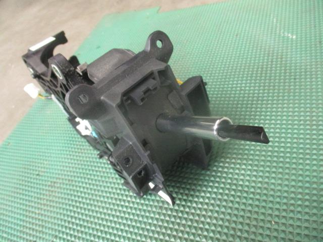 【中古】中古部品 フリード＋ GB5 シフトレバー 【3310190100-000233028337850】