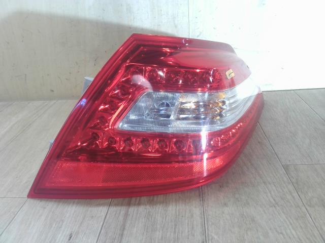 【中古】中古部品 ティアナ J32 右テールランプ 【3310390100-240330001315500】