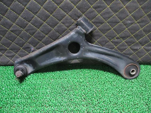 【中古】中古部品 スペーシア MK32S 左フロントロアアーム 【3330660100-000022321751740】