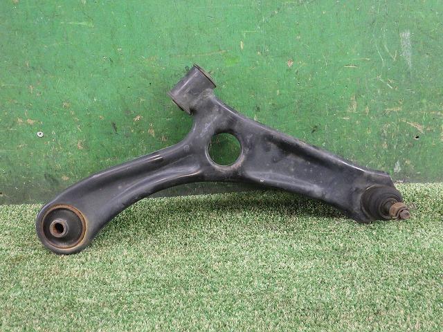 【中古】中古部品 ハスラー MR41S 右フロントロアアーム 【3330150100-000024313851720】