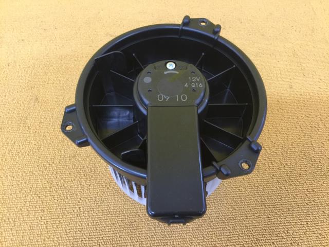 【中古】中古部品 ムーヴ LA110S ヒーターブロアモーター 【3330960100-000052150567900】