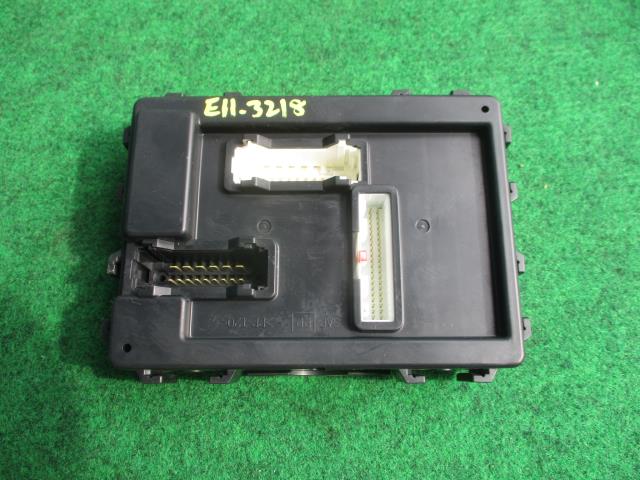 【中古】中古部品 ノート E11 ヒューズボックス 【3540020100-000006040767800】