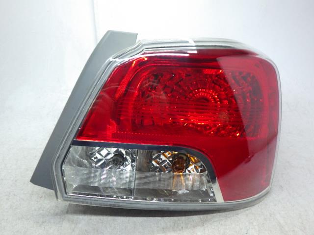 【中古】中古部品 インプレッサ GJ7 右テールランプ 【3330990500-240417000115500】