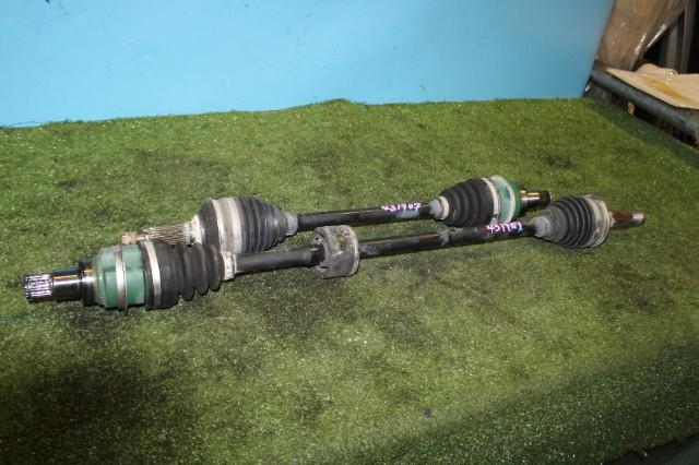 【中古】中古部品 ステラ LA100F 左フロントドライブシャフト 【3330950100-000043190742200】