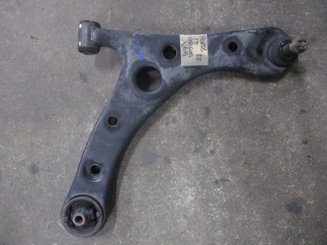 【中古】中古部品 ノア AZR60G 右フロントロアアーム 【3500080000-240119001051720】