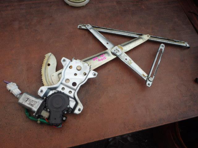 【中古】中古部品 テリオスキッド J111G 右フロントドアレギュレータ・モーター 【3331010800-000022164013120】