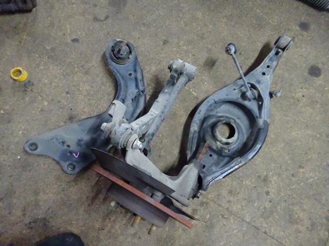 【中古】中古部品 アクセラ BM2FS 左リアナックルハブ 【3310410000-000243012644440】