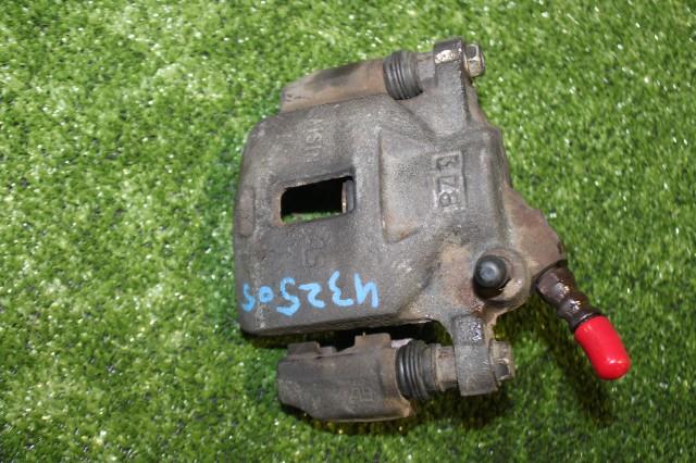 【中古】中古部品 エブリィ DA62W 右フロントキャリパー 【3330950100-000043250544330】