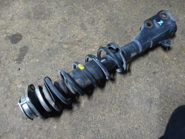 【中古】中古部品 ハイゼット S321V 右フロントストラット 【3310410000-000243018850110】