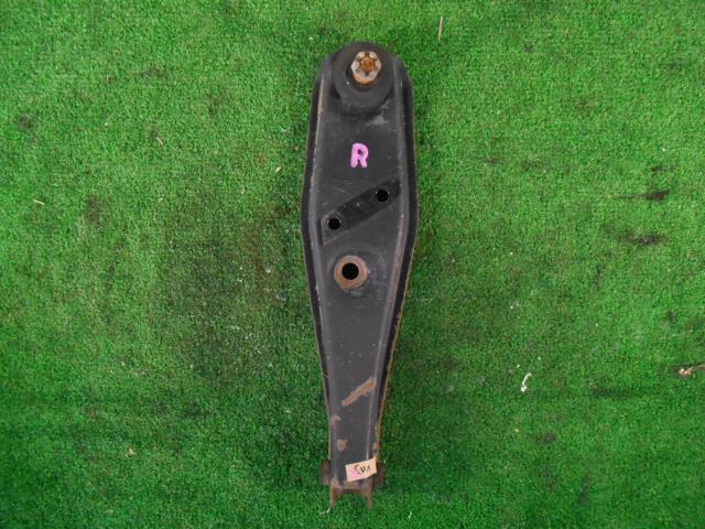 【中古】中古部品 アクティ HH3 右フロントロアアーム 【3310080100-240227000251720】