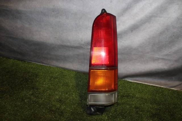 【中古】中古部品 サンバー TV1 右テールランプ 【3330950100-000032031415500】