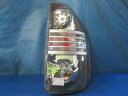 【中古】中古部品 ヴォクシー ZRR70W 右テールランプ 【3310160100-000004359015500】