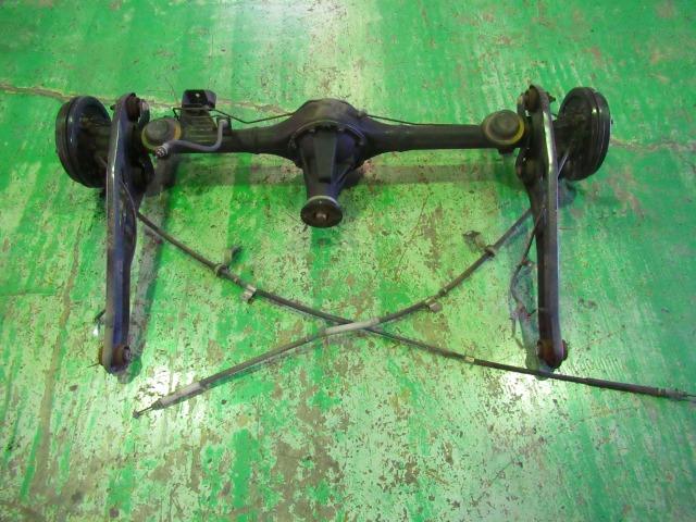 【中古】中古部品 エブリィ DA64W リアアクスルホーシング 【3330210100-000036067441200】