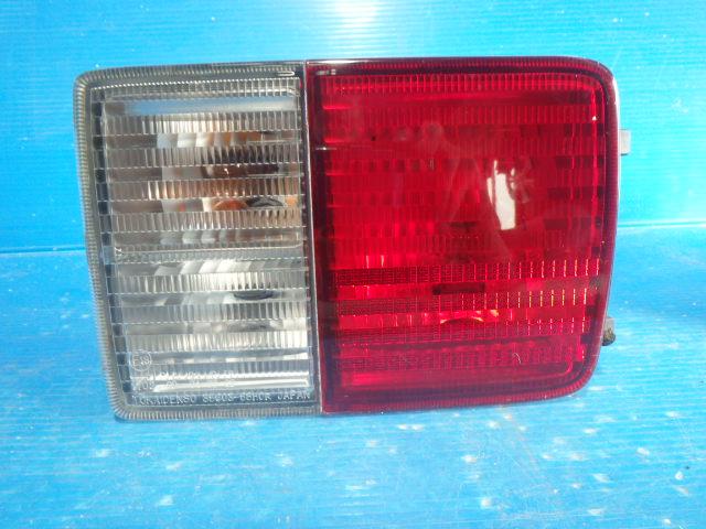 【中古】中古部品 スクラム DG64V 右テールランプ 【3331010800-000022142115500】