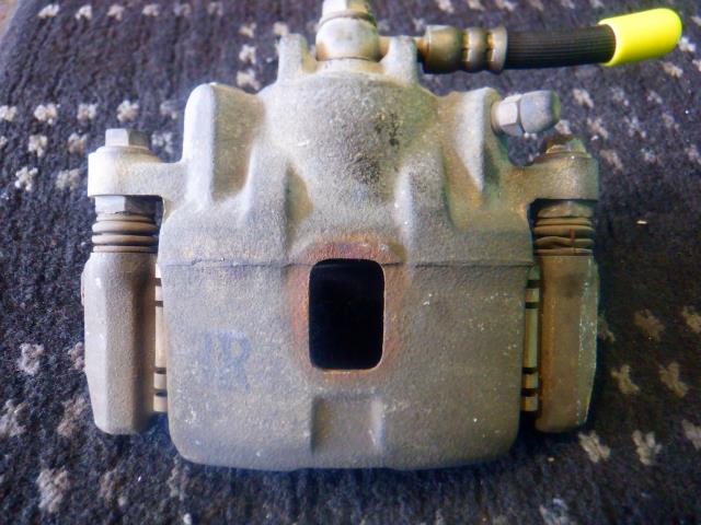 【中古】中古部品 アクティ HA7 右フロントキャリパー 【3340140100-000024130144330】