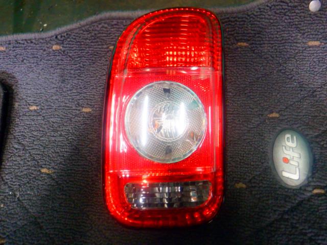 【中古】中古部品 BMW ミニ ZF16 左テールランプ 【3340140100-000023627415600】