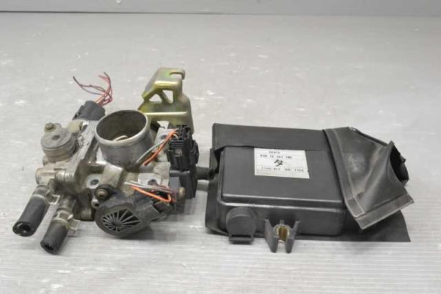 【中古】中古部品 AZワゴン MD22S エンジンコンピューター 【3310580000-240522000563100】