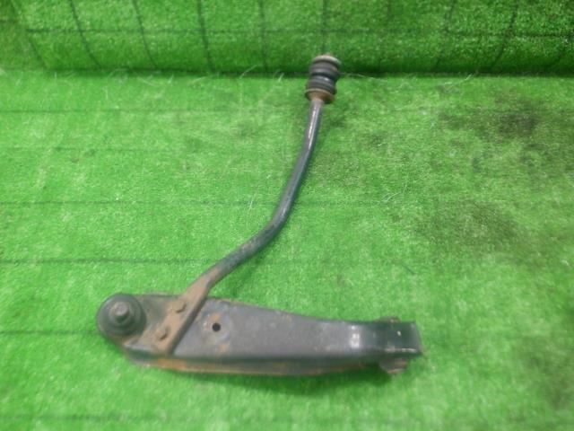 【中古】中古部品 eKワゴン H82W 左フロントロアアーム 【3330420100-240517000251740】