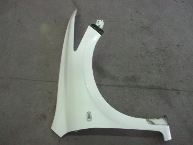 【中古】中古部品 ストリーム RN8 右フロントフェンダー 【3310160100-001626040110600】