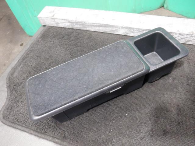 【中古】中古部品 タント L350S コンソールボックス 【3340140100-000024135077100】