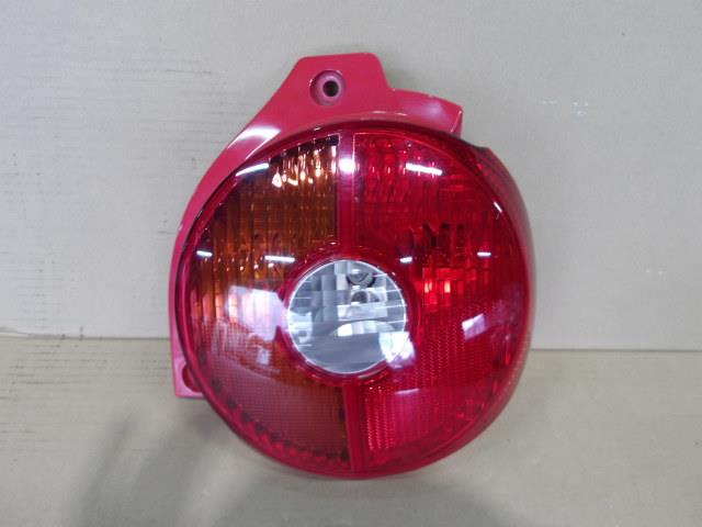 【中古】中古部品 ムーヴラテ L550S 右テールランプ 【3340220100-000224063615500】