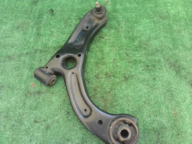 【中古】中古部品 タント LA600S 右フロントロアアーム 【3260240000-240528000151720】