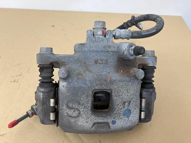 【中古】中古部品 エブリィ DA17V 右フロントキャリパー 【3330460100-000001579744330】