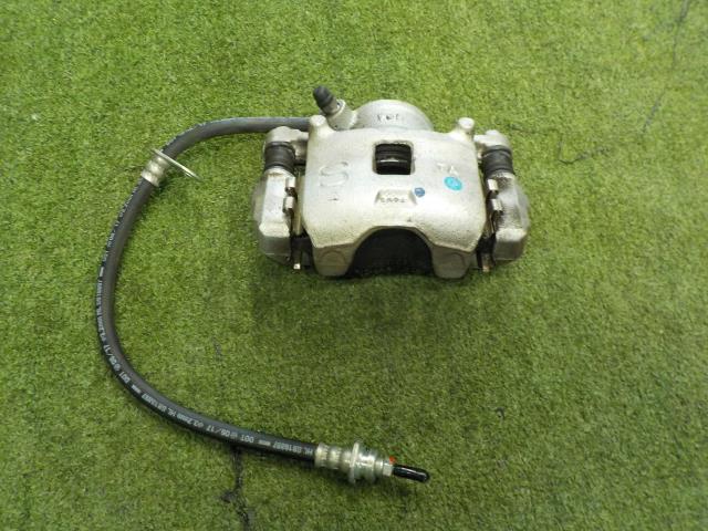 【中古】中古部品 キャリィ DA16T 左フロントキャリパー 【3260200000-240527000344360】