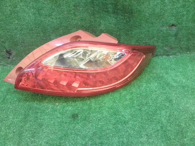 【中古】中古部品 デミオ DEJFS 右テールランプ 【3260240000-240531000415500】