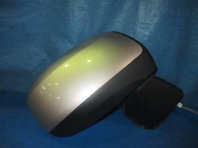 【中古】中古部品 ステラ LA100F 右サイドミラー 【3310160100-001634340013500】