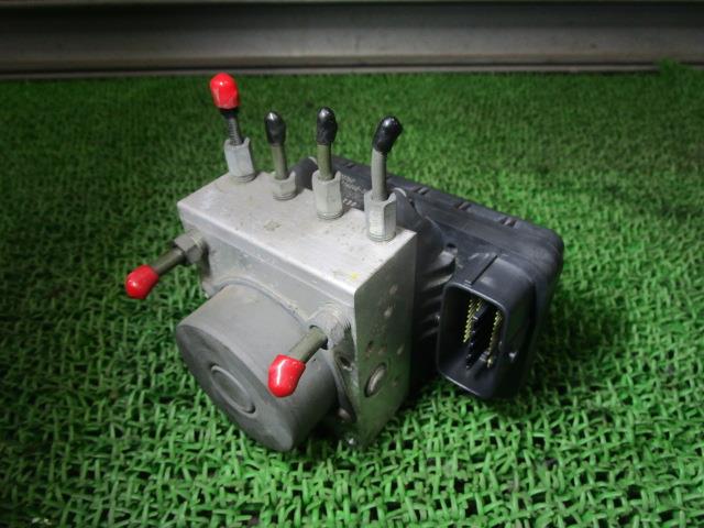 【中古】中古部品 ムーヴ LA100S ABSアクチュエーター 【3330540100-240603001242500】